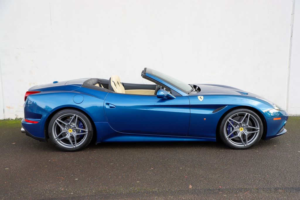 2016 Ferrari California T photo 3