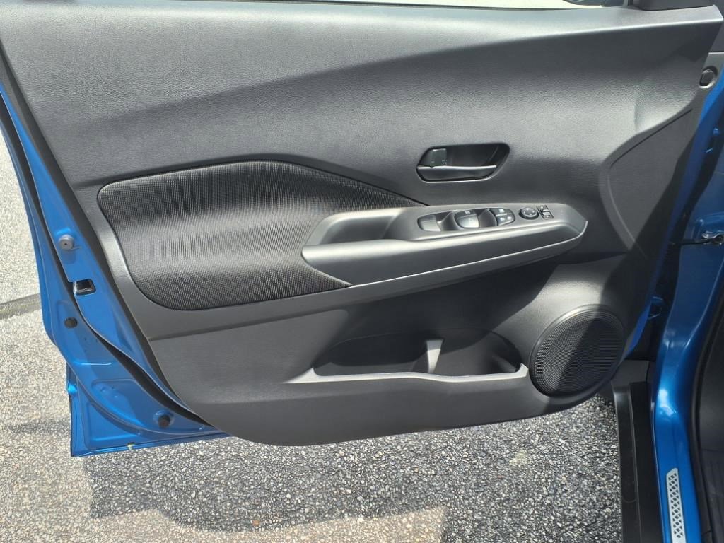 2025 Nissan Kicks Play S photo 12