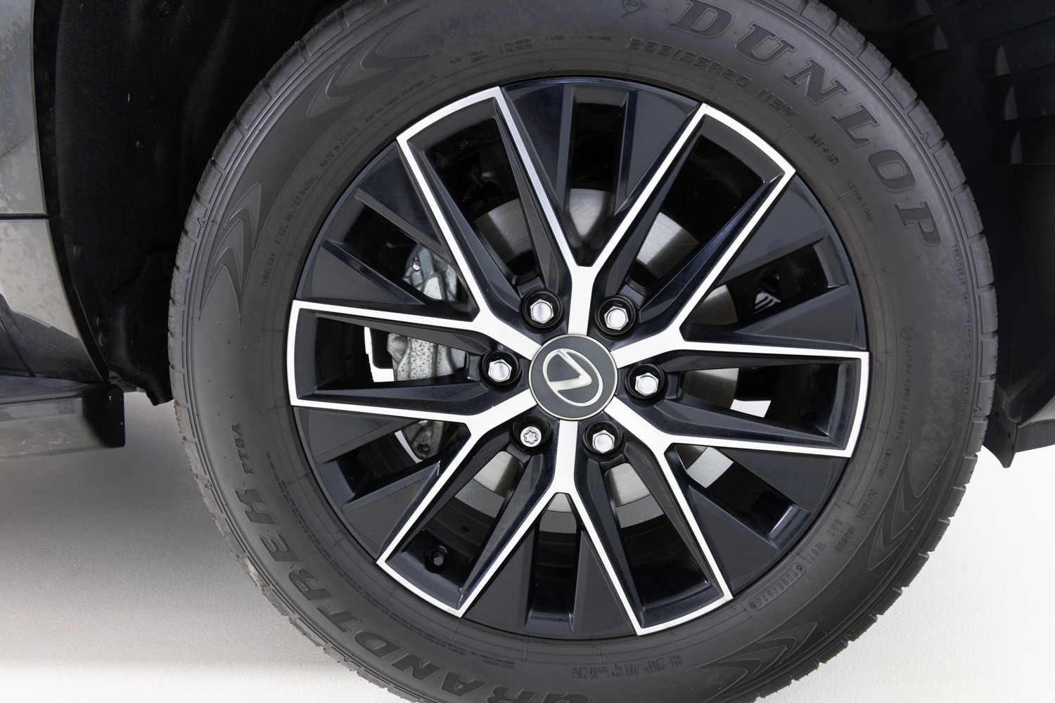 2024 Lexus GX photo 14