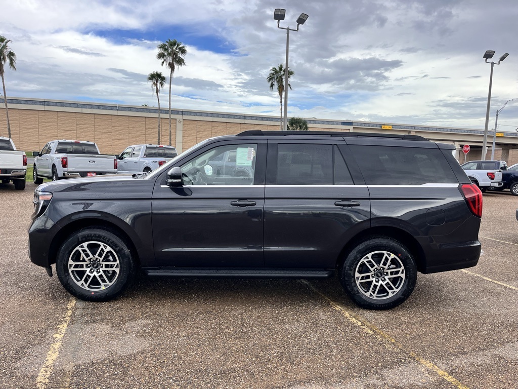 2025 Ford Expedition photo 4