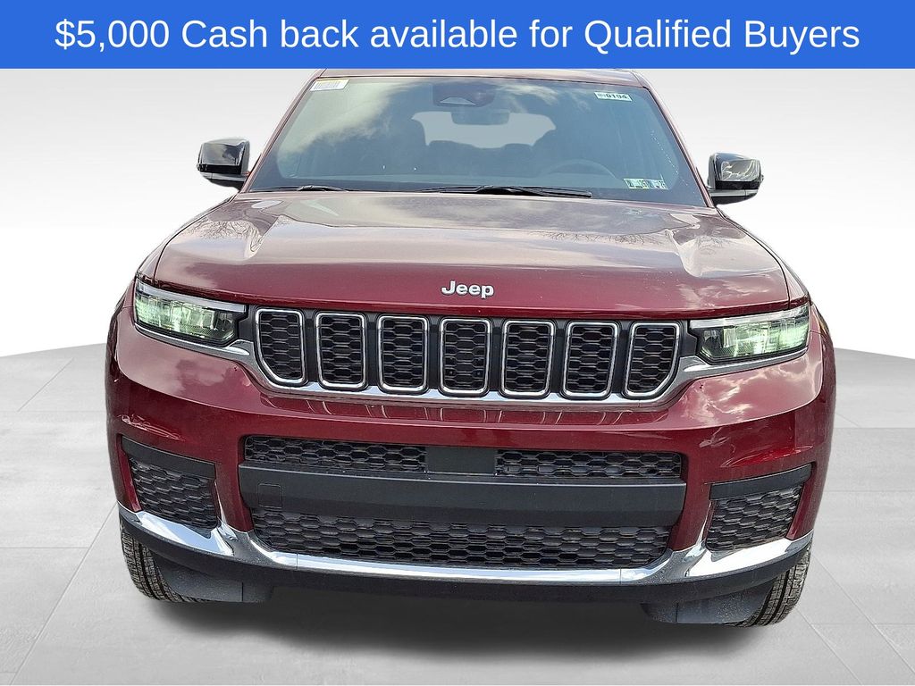 2025 Jeep Grand Cherokee Laredo photo 2