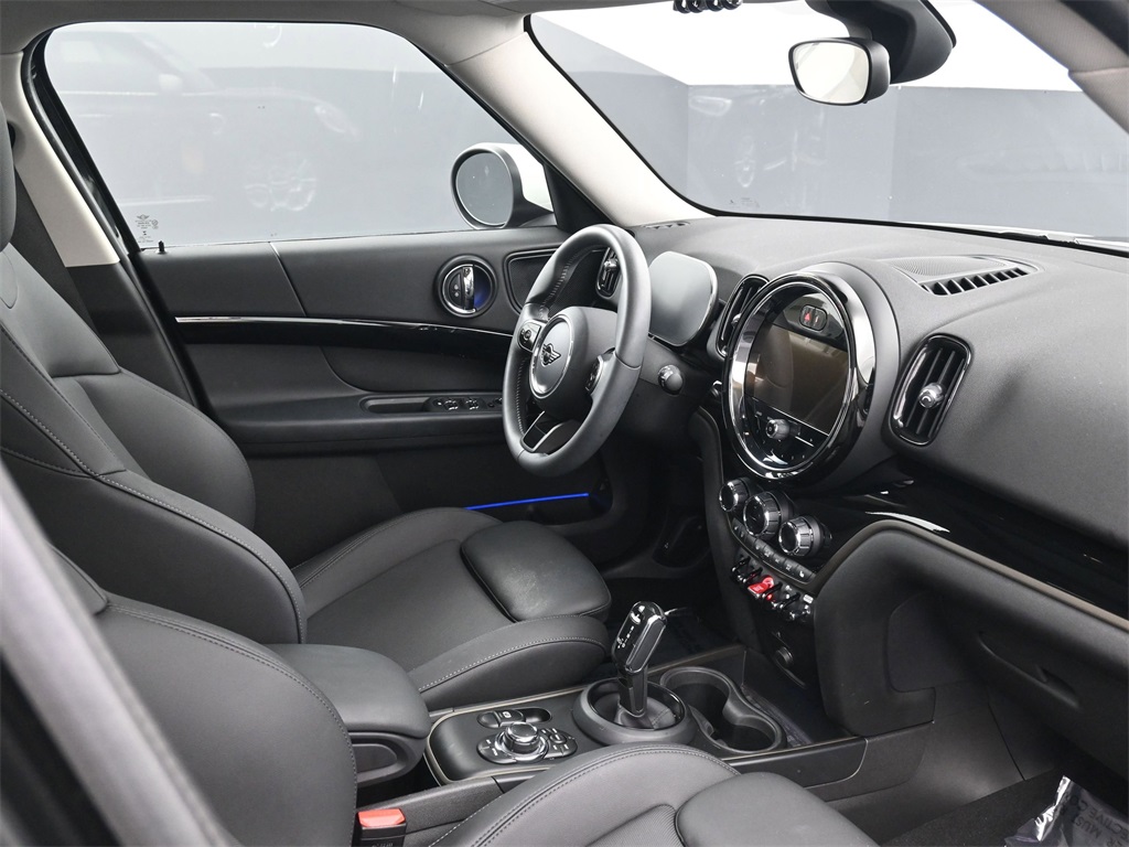 2023 Mini Cooper Signature photo 2