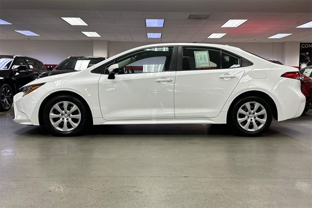 2024 Toyota Corolla LE photo 5