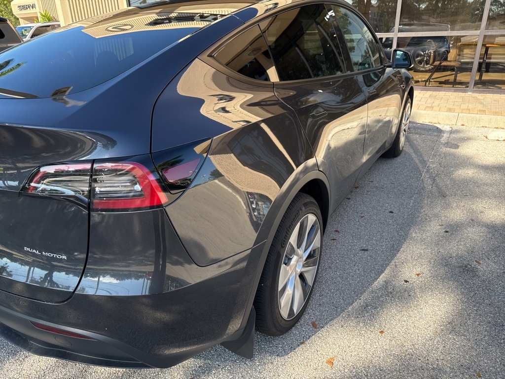 2024 Tesla Model Y Long Range photo 6