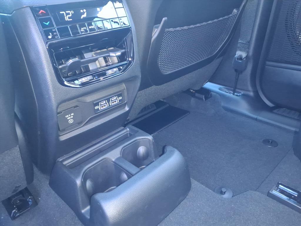 2025 Jeep Grand Cherokee Limited photo 4