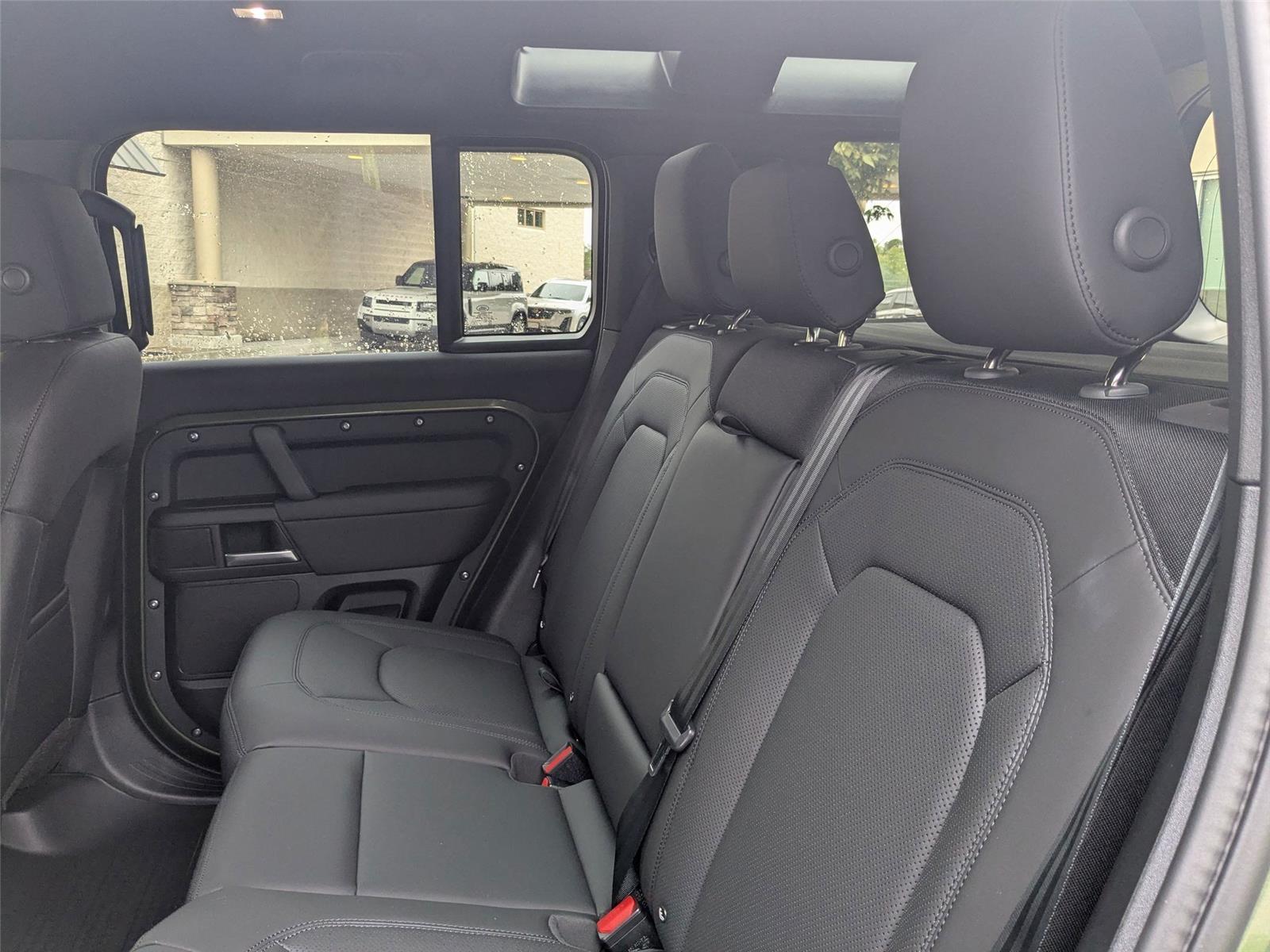 2026 Land Rover Defender 110 S photo 25