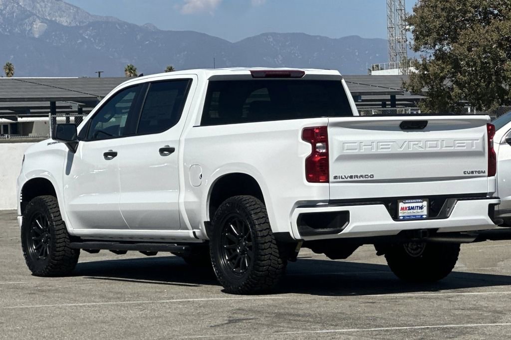 2025 Chevrolet Silverado 1500 Custom photo 6