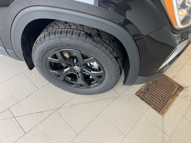 2025 Volkswagen Atlas Peak Edition SE photo 9