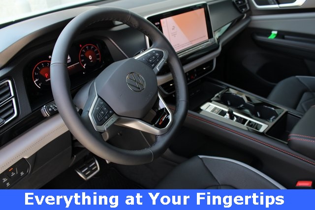 2025 Volkswagen Atlas Peak Edition SE photo 2