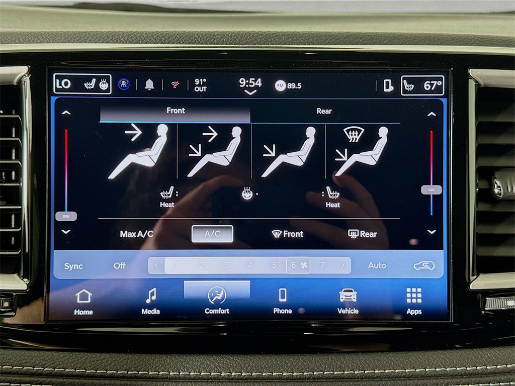 2026 Chrysler Pacifica photo 10