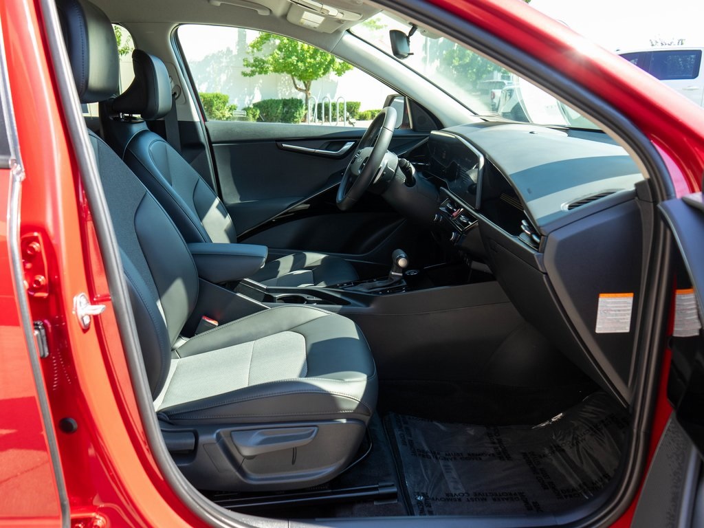 2024 Kia Niro EX photo 9