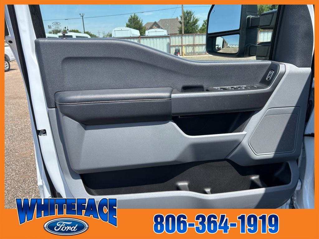 2025 Ford F-350 XLT photo 10