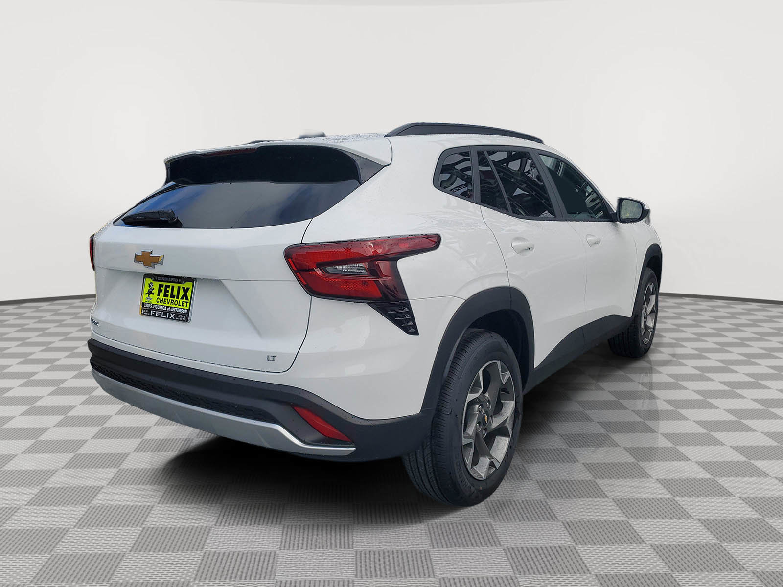 2026 Chevrolet Trax LT photo 2