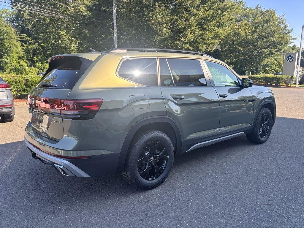 2025 Volkswagen Atlas Peak Edition SE photo 3