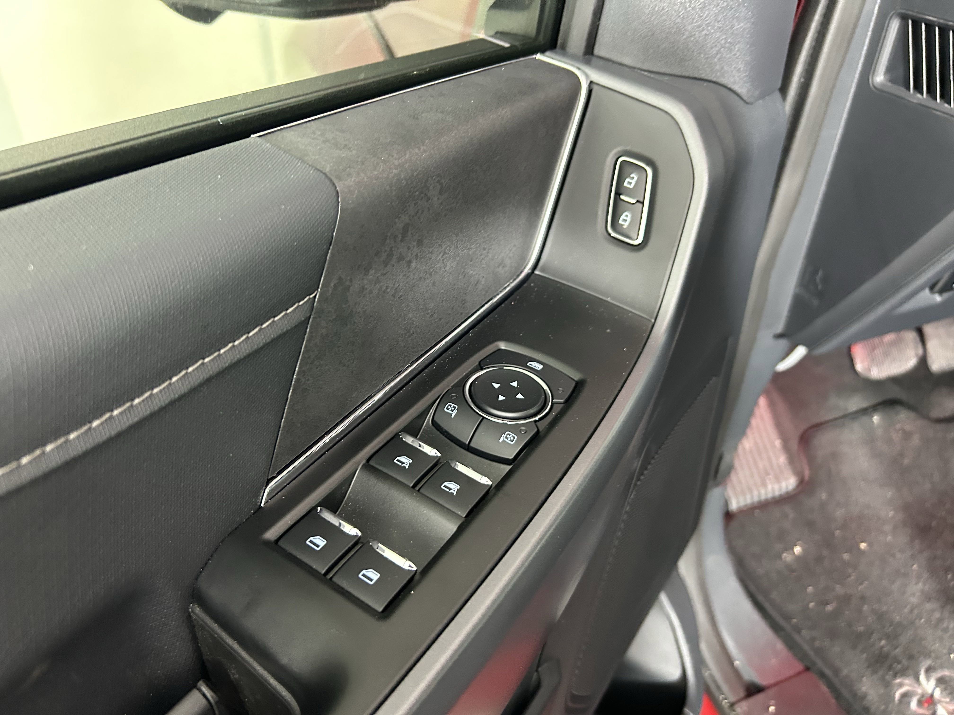 2025 Ford F-150 XLT photo 16