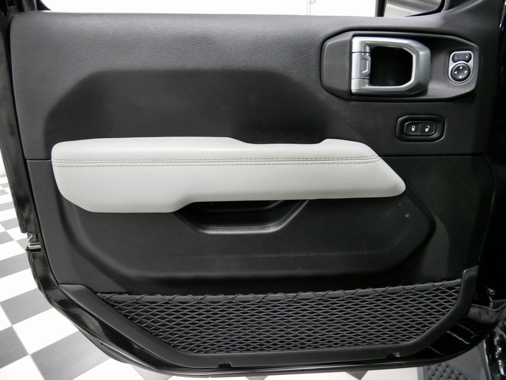 2022 Jeep Wrangler Unlimited Sahara High Altitude 4xe photo 7