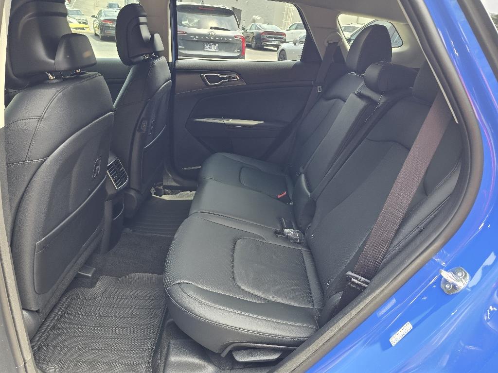 2026 Kia Sportage EX photo 4