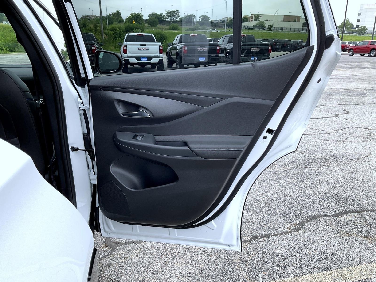 2025 Buick Envista ST photo 17