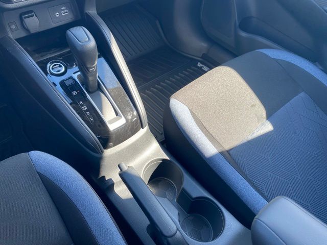 2025 Nissan Versa 1.6 SV photo 13