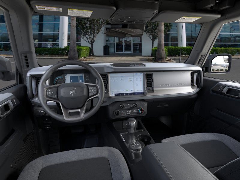 2025 Ford Bronco Base photo 6