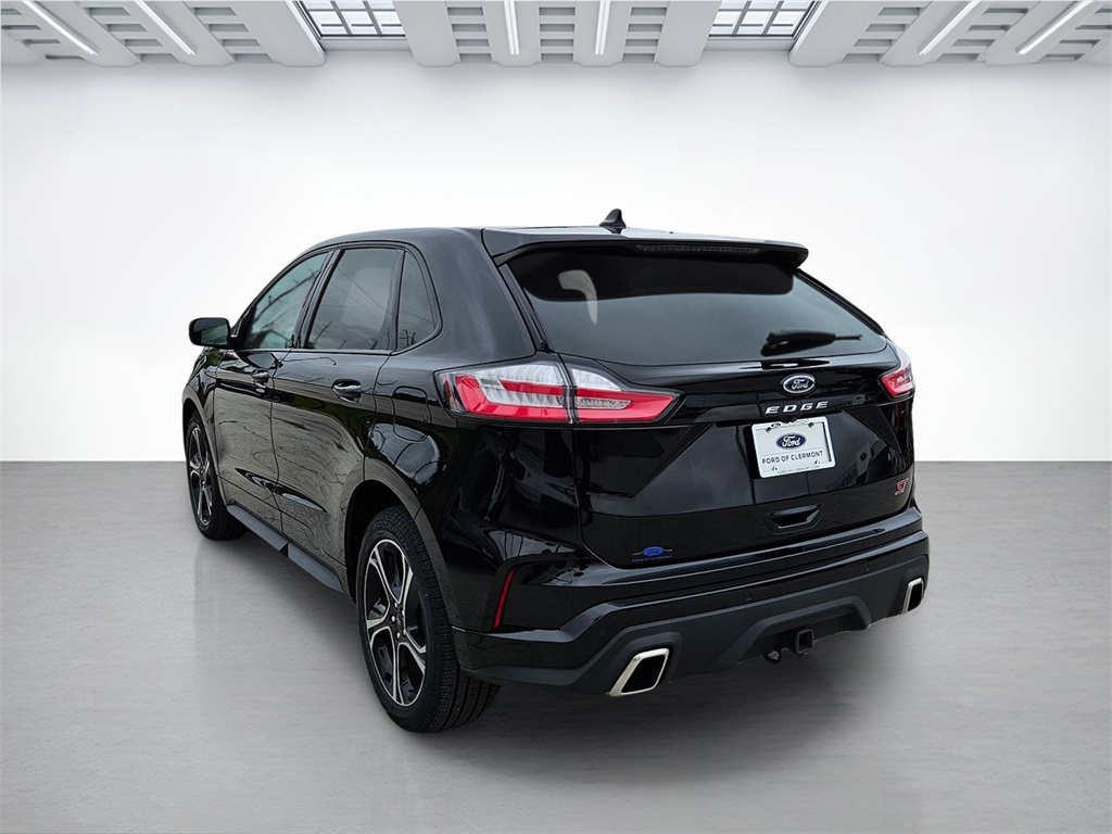 2023 Ford Edge ST photo 4