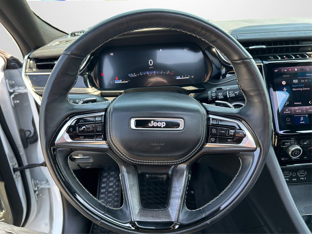 2023 Jeep Grand Cherokee Overland photo 24