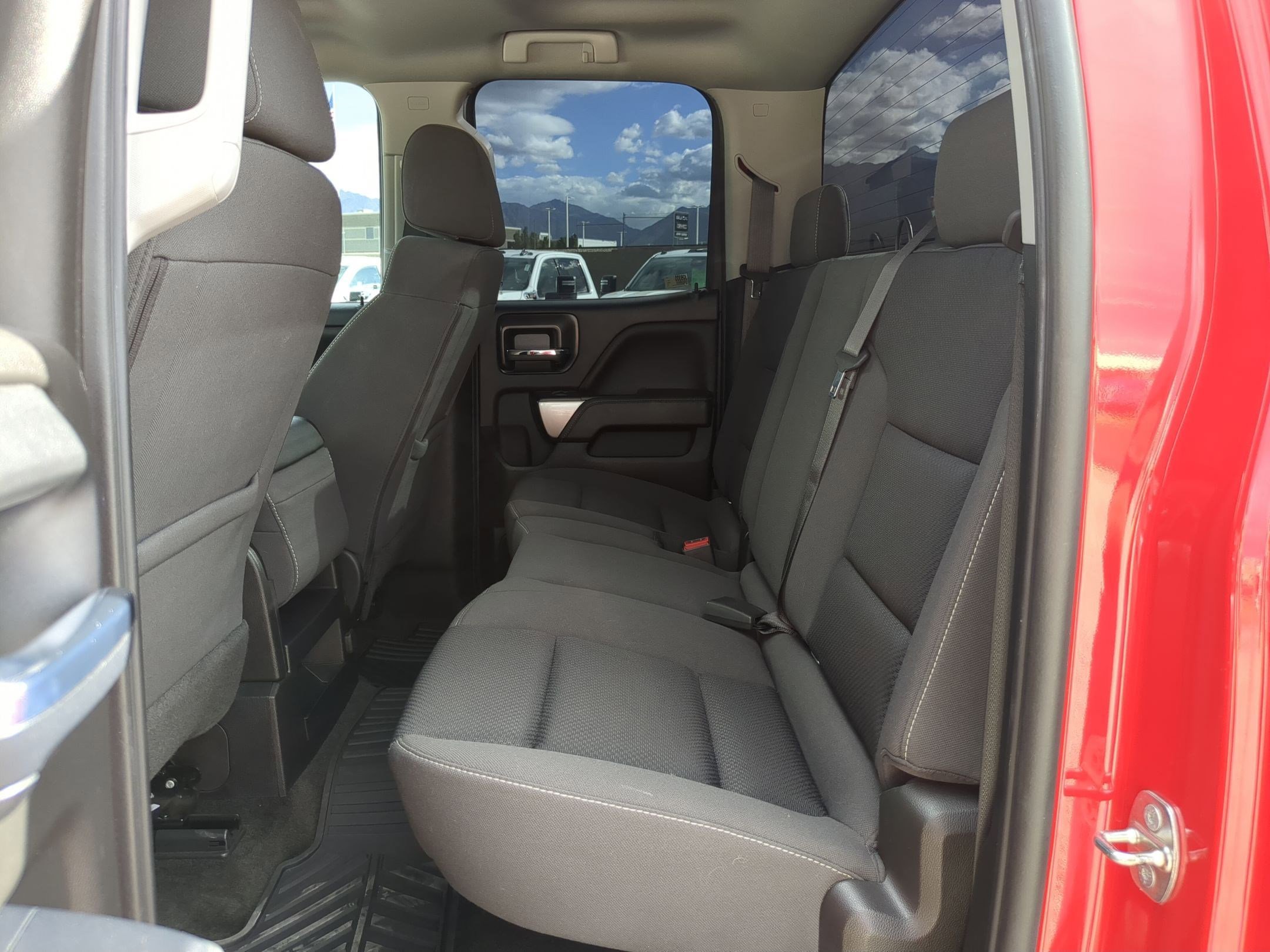2018 Chevrolet Silverado 1500 LT photo 18