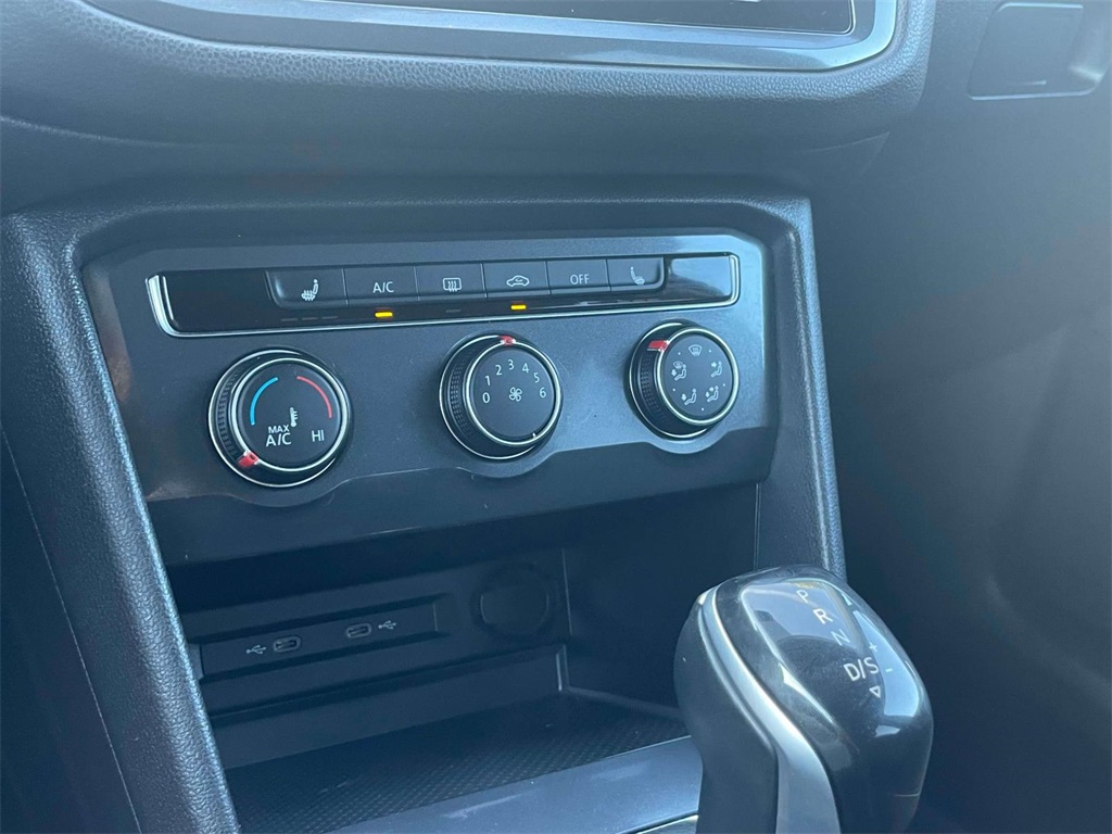 2022 Volkswagen Tiguan S photo 25