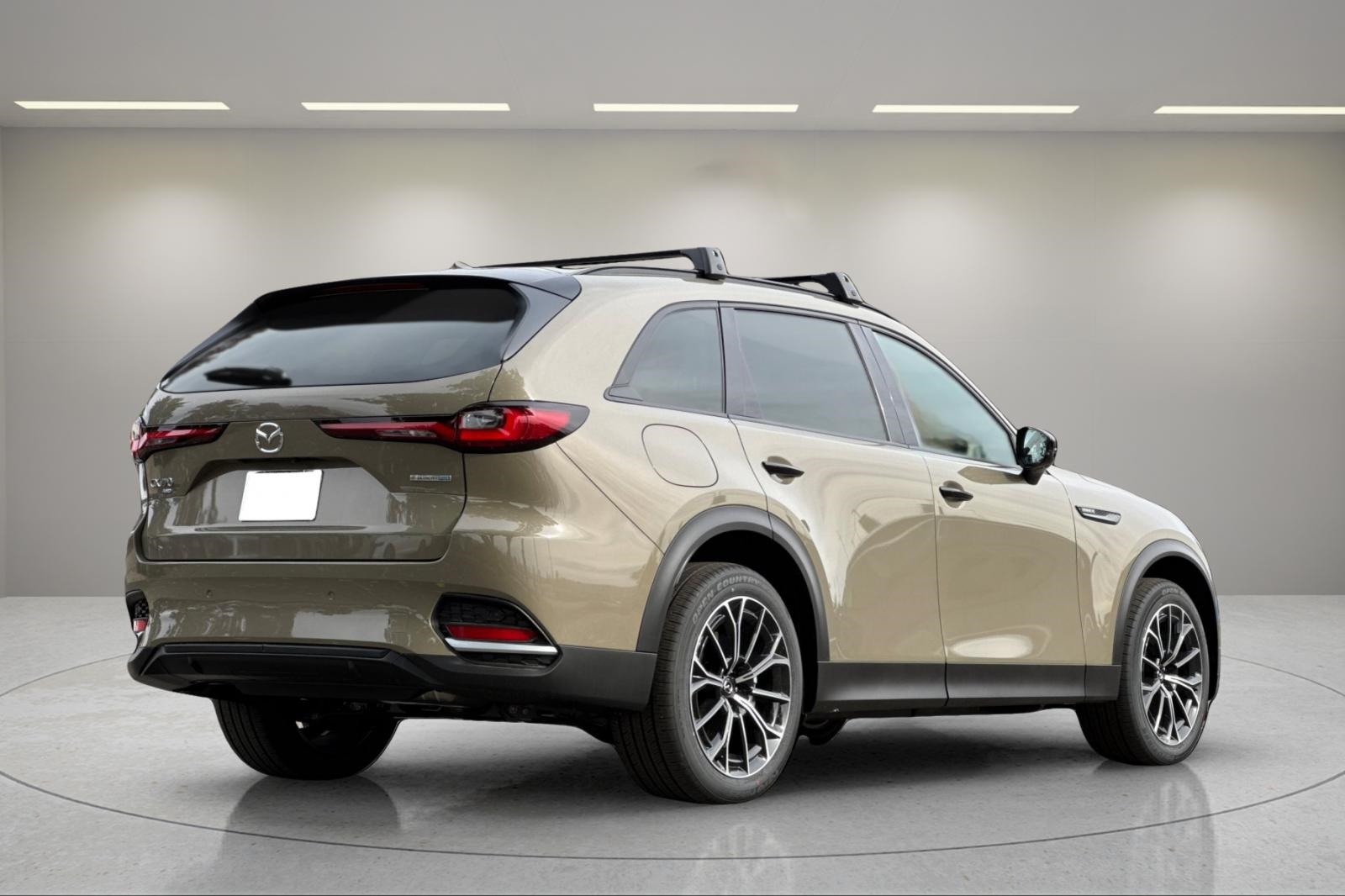 2025 Mazda CX-70 Premium Plus photo 3