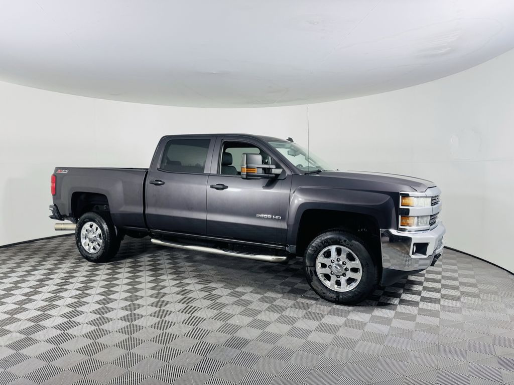 2015 Chevrolet Silverado 2500HD LT photo 2