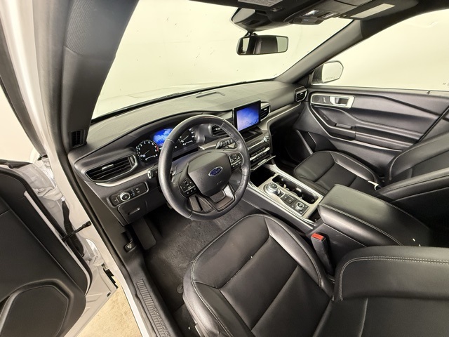 2020 Ford Explorer XLT photo 2