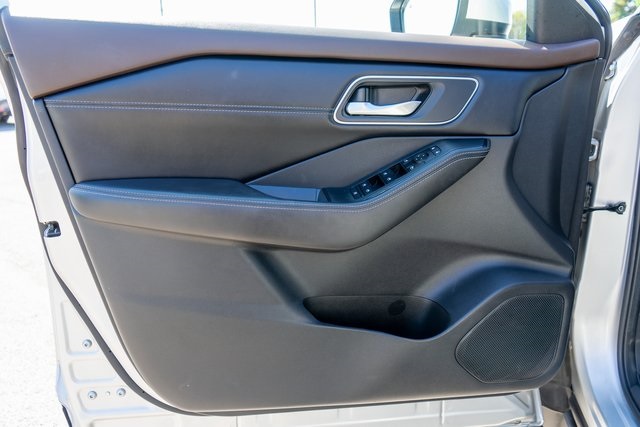 2021 Nissan Rogue SV photo 13