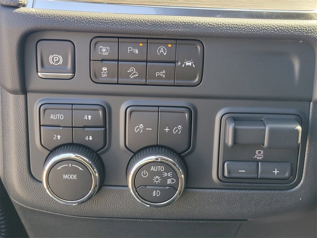 2025 Chevrolet Tahoe Premier photo 18
