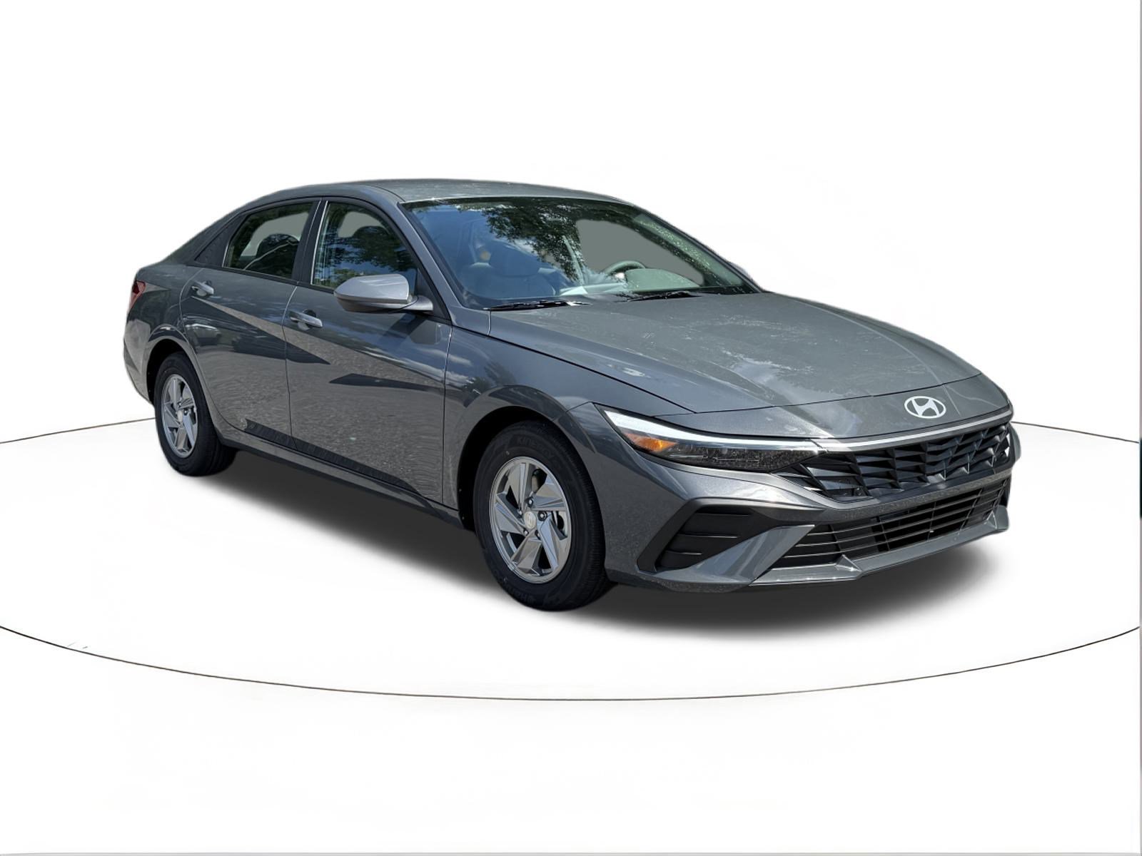 2025 Hyundai Elantra SE's photo