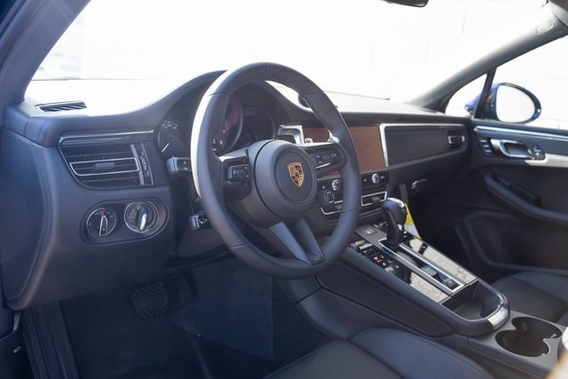 2026 Porsche Macan GTS photo 4