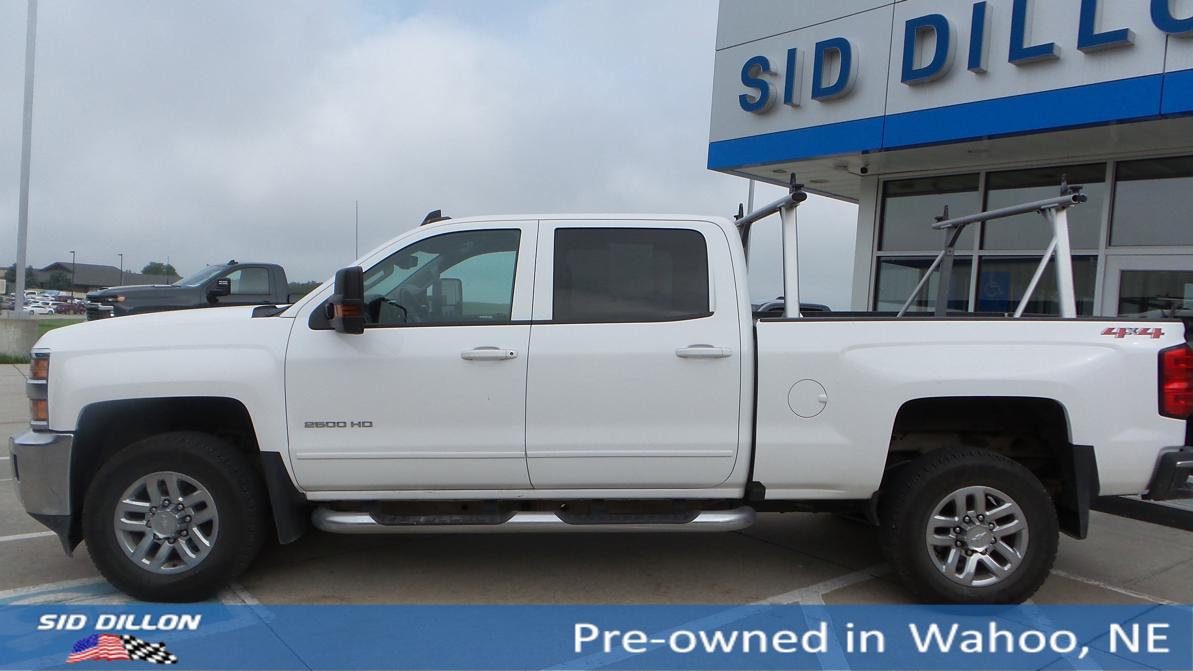 2019 Chevrolet Silverado 2500HD LT photo 2