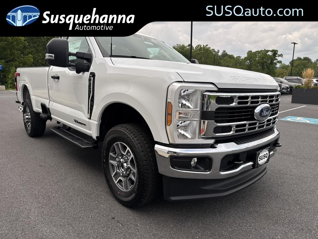 2025 Ford F-350 Super Duty XLT's photo