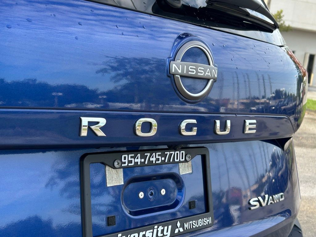 2023 Nissan Rogue SV photo 17