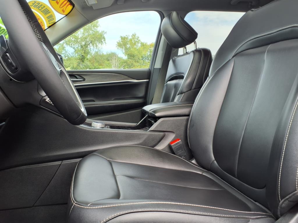 2023 Jeep Cherokee Base photo 21