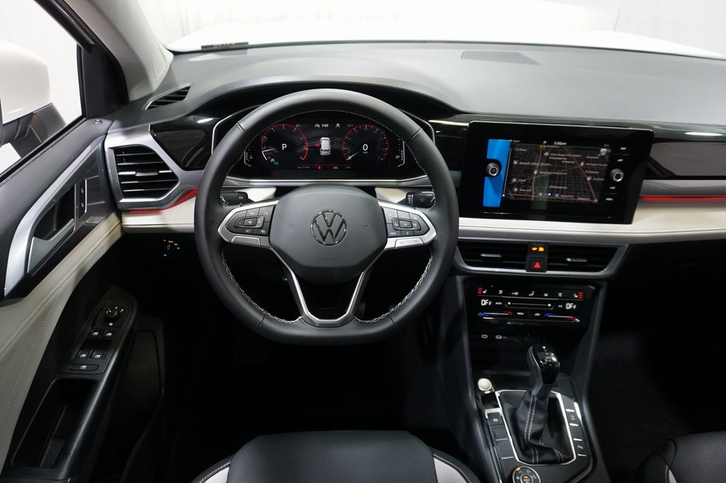 2025 Volkswagen Taos SEL photo 11