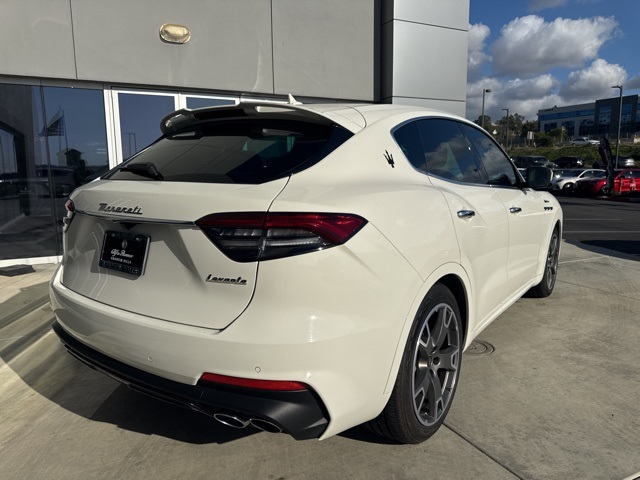 2022 Maserati Levante Modena photo 7
