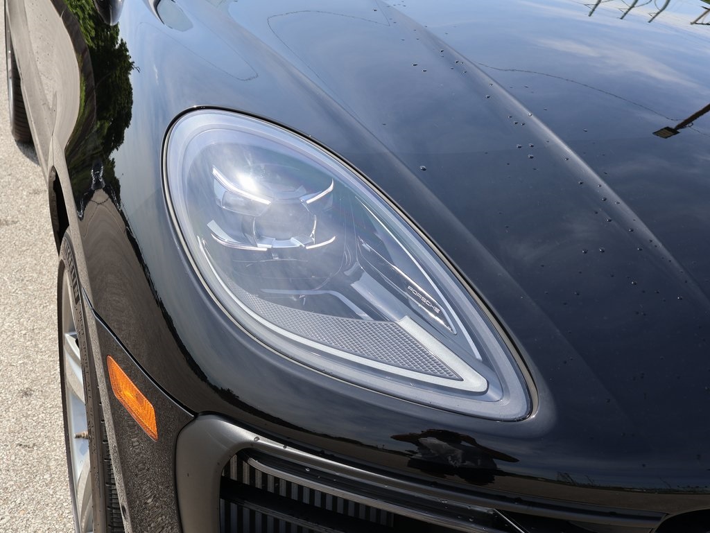 2024 Porsche Macan S photo 9
