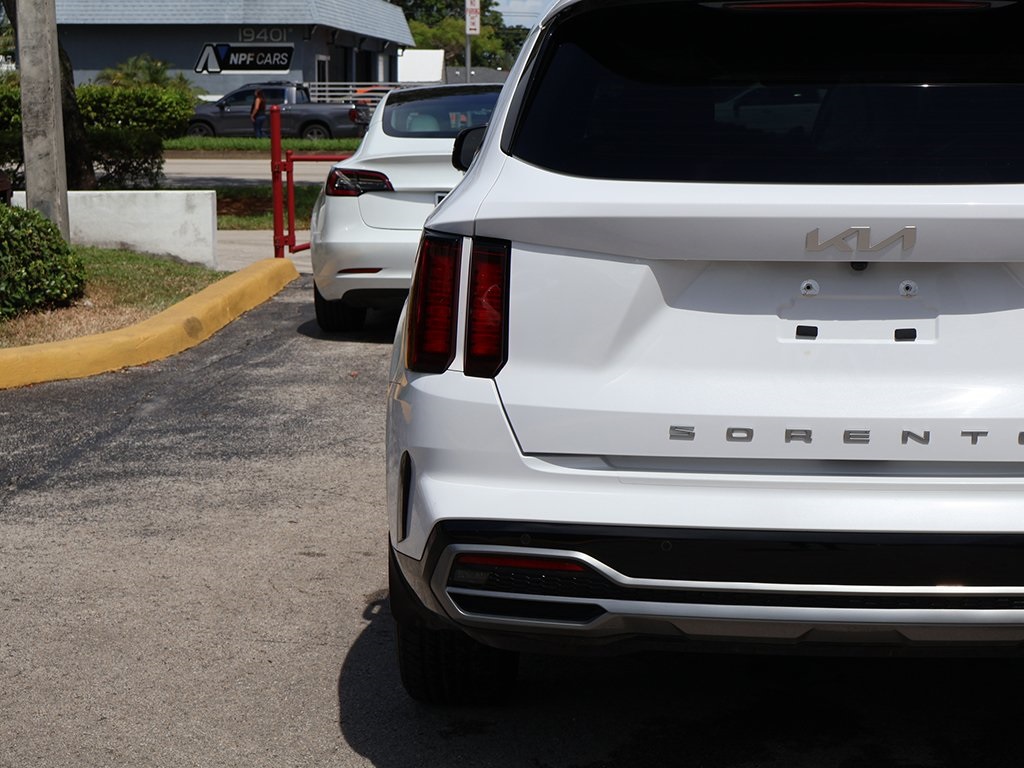 2022 Kia Sorento EX photo 10