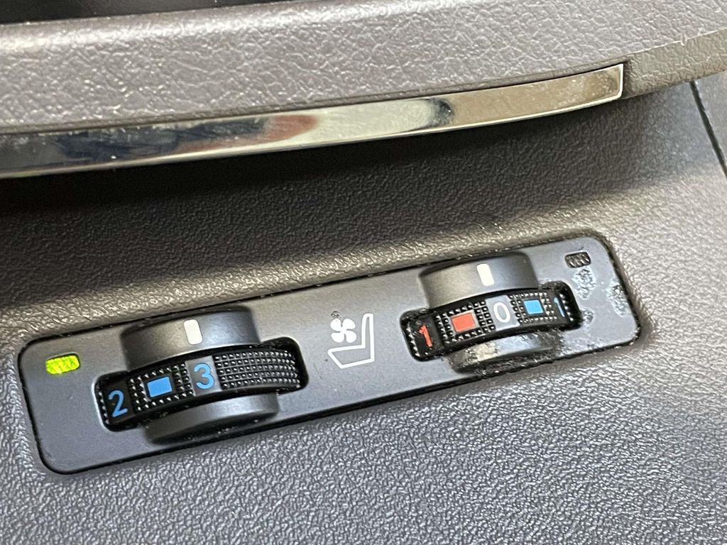 2010 Lexus ES 350 photo 18