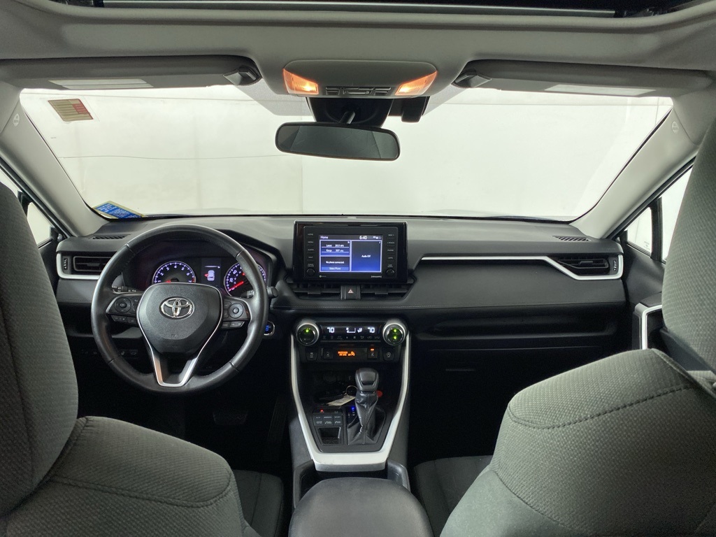 Used 2020 Toyota RAV4 XLE with VIN 2T3P1RFV5LW123490 for sale in Kansas City