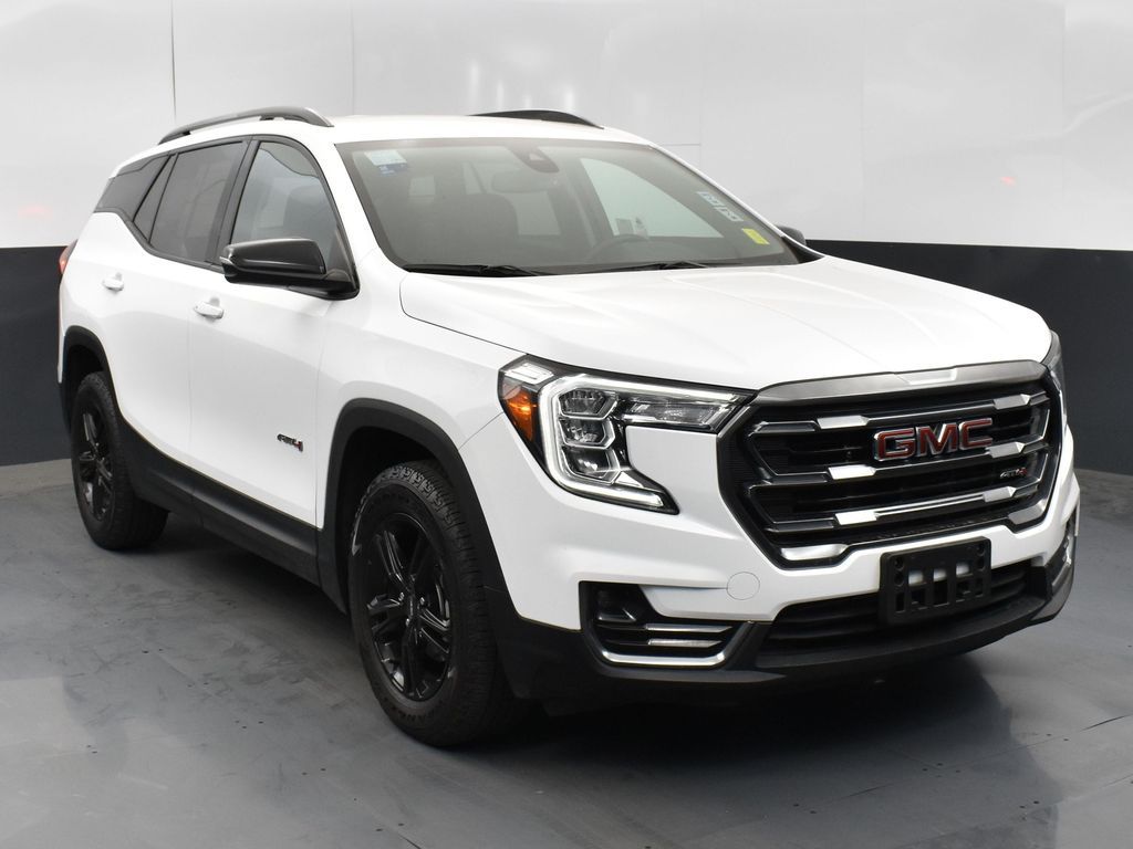 2023 GMC Terrain AT4's photo
