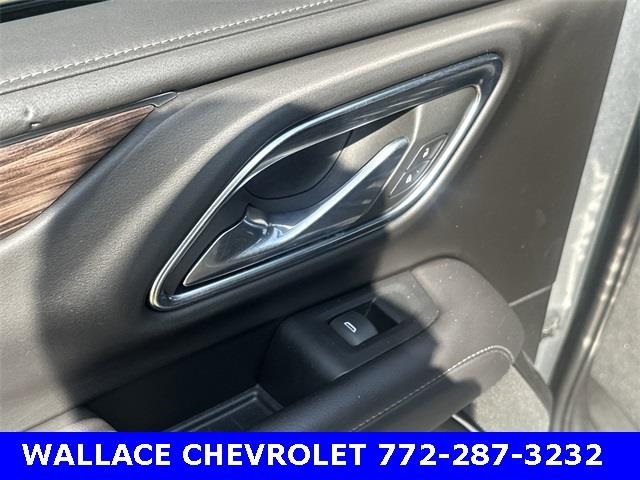 2023 Chevrolet Suburban Z71 photo 15