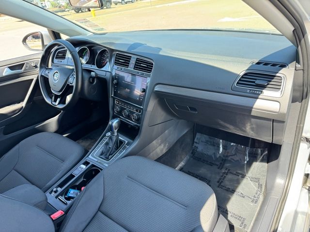 2019 Volkswagen e-Golf SE photo 18