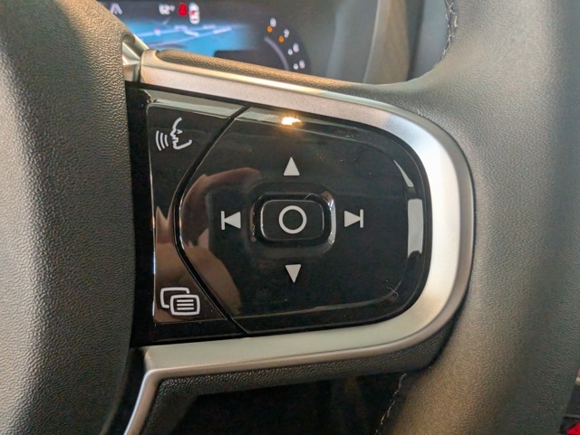2026 Volvo XC60 B5 Plus photo 16