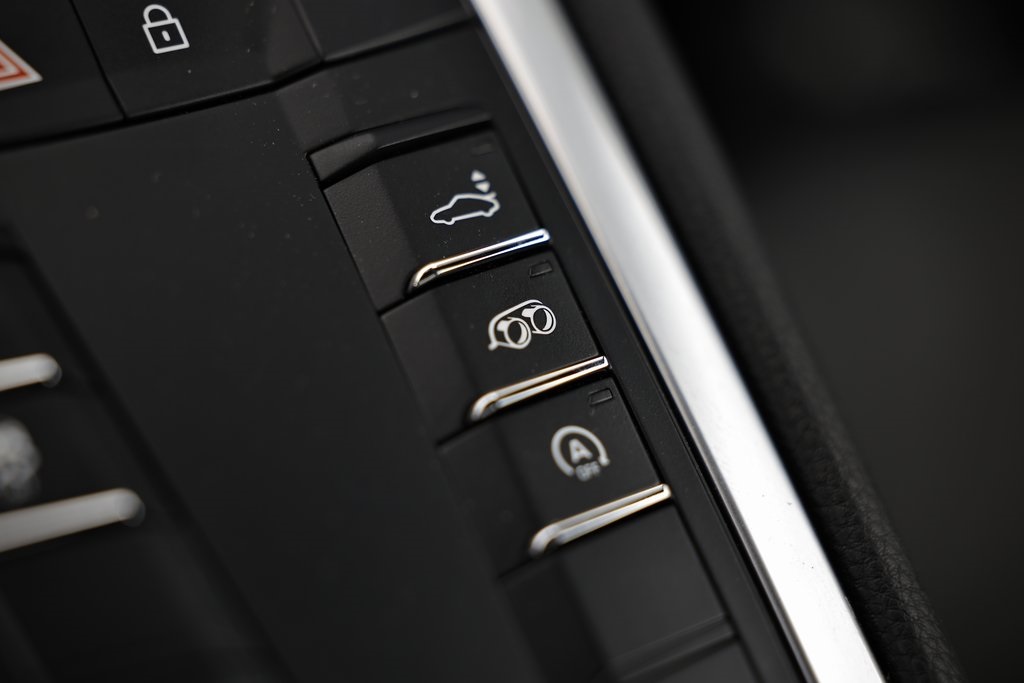 2025 Porsche Cayman Base photo 36